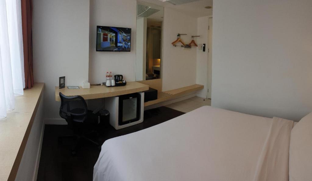 Brits Hotel Karawang Εξωτερικό φωτογραφία
