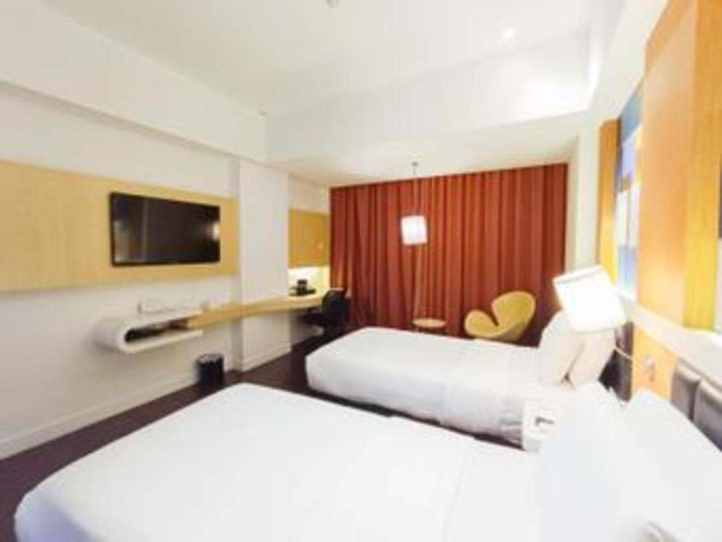 Brits Hotel Karawang Εξωτερικό φωτογραφία