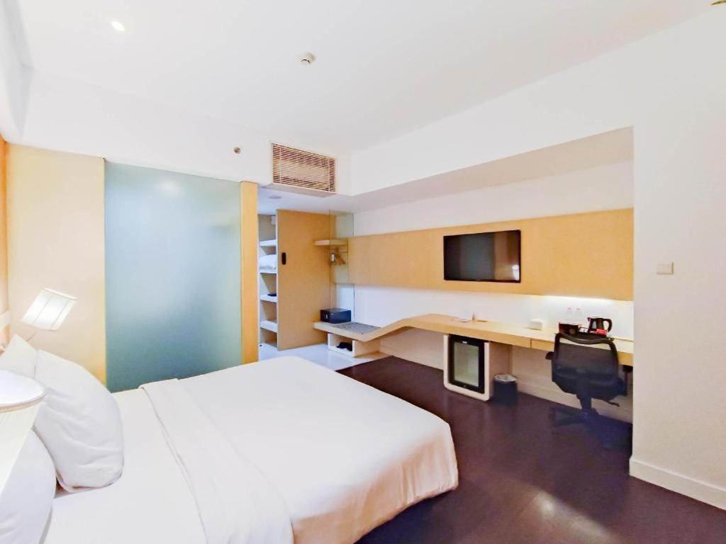 Brits Hotel Karawang Εξωτερικό φωτογραφία