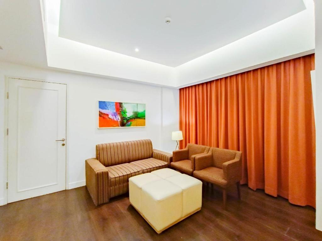 Brits Hotel Karawang Εξωτερικό φωτογραφία