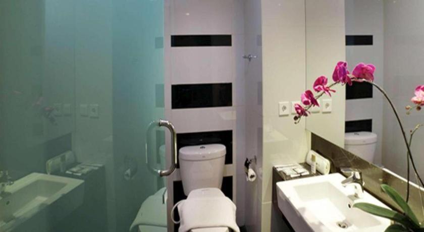 Brits Hotel Karawang Εξωτερικό φωτογραφία