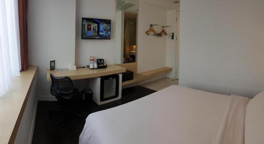Brits Hotel Karawang Εξωτερικό φωτογραφία