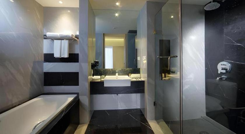 Brits Hotel Karawang Εξωτερικό φωτογραφία