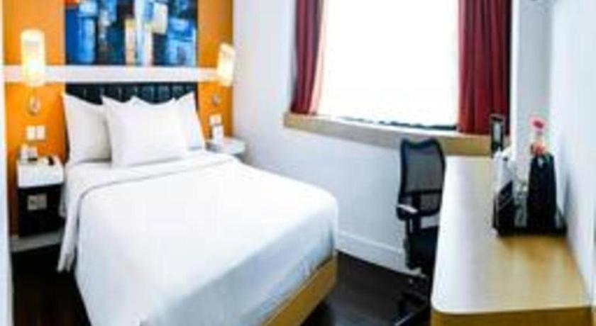 Brits Hotel Karawang Εξωτερικό φωτογραφία