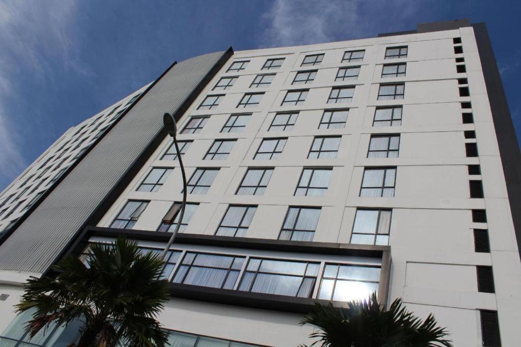 Brits Hotel Karawang Εξωτερικό φωτογραφία